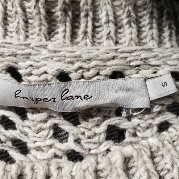 Harper Lane Crew Neck Crochet Three Shade Sweater Size S - Picture 4 of 7